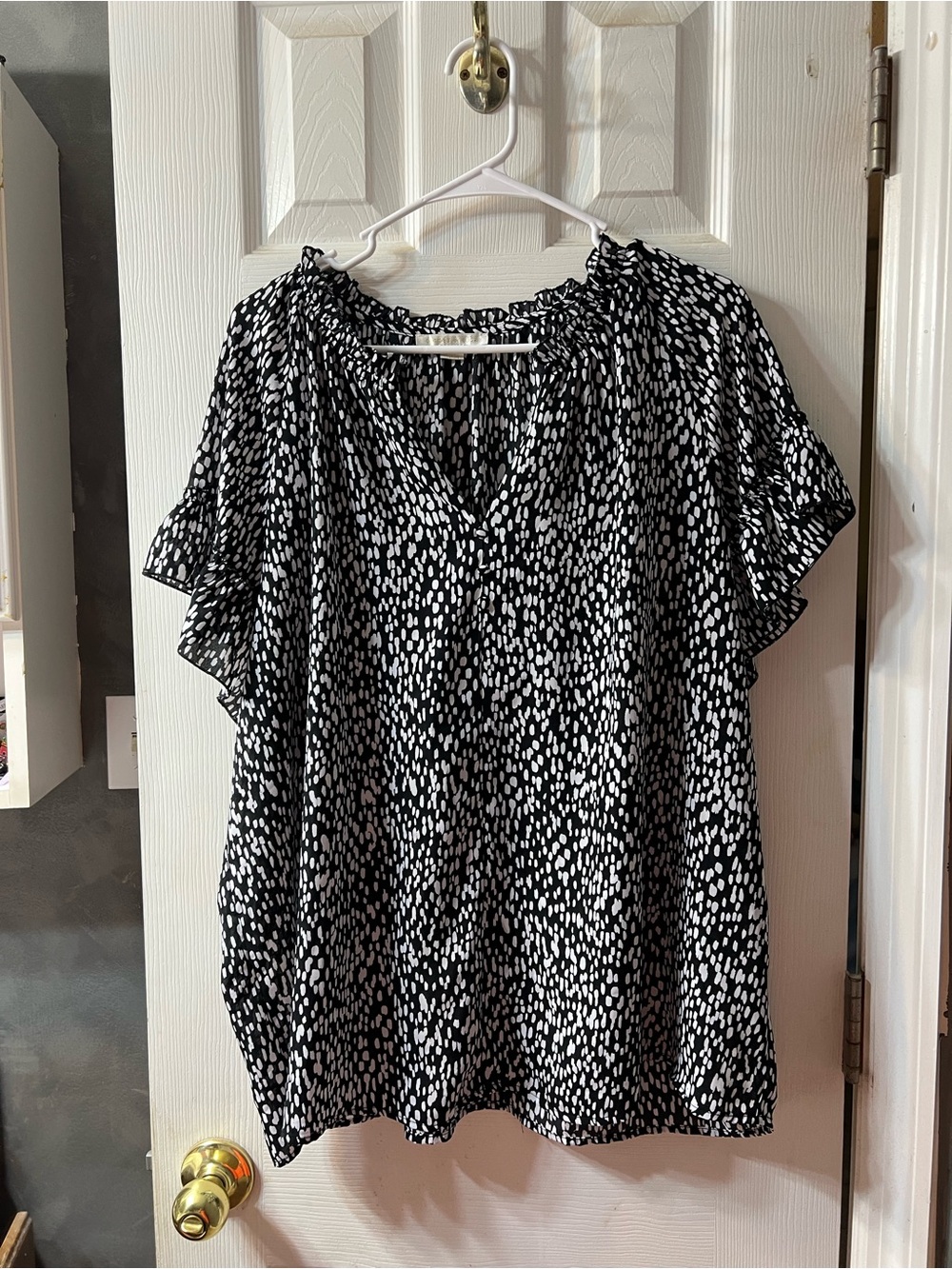 Cooper & Ella Black White Abstract Leopard Print Flutter Sleeve Blouse Womens 1X